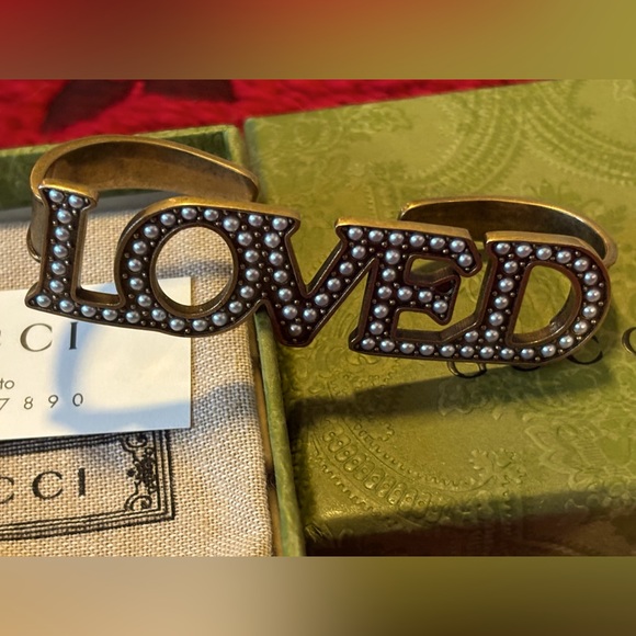 Gucci Faux Pearl Loved Palm Ring - Picture 3 of 13